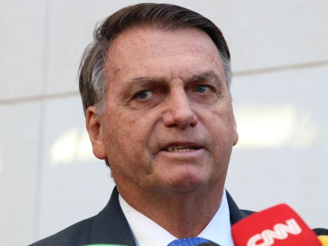 Ex presidente Bolsonaro é internado em SP para passar por cirurgias