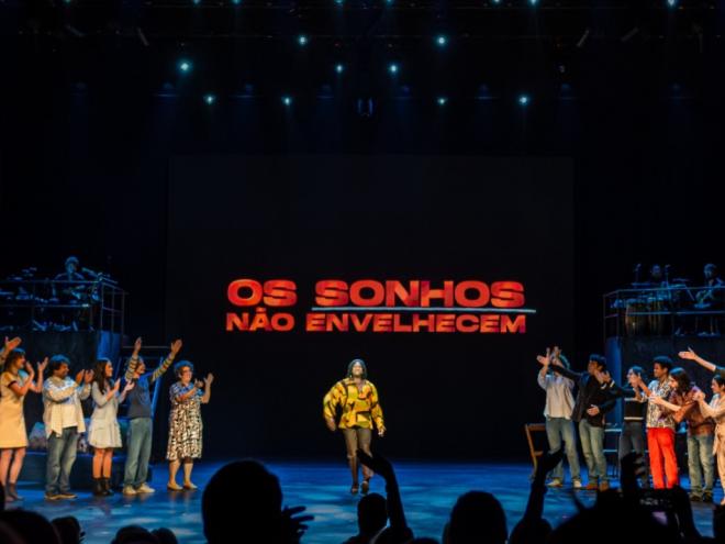 Espetáculo conta história de músicos mineiros que conquistaram o mundo