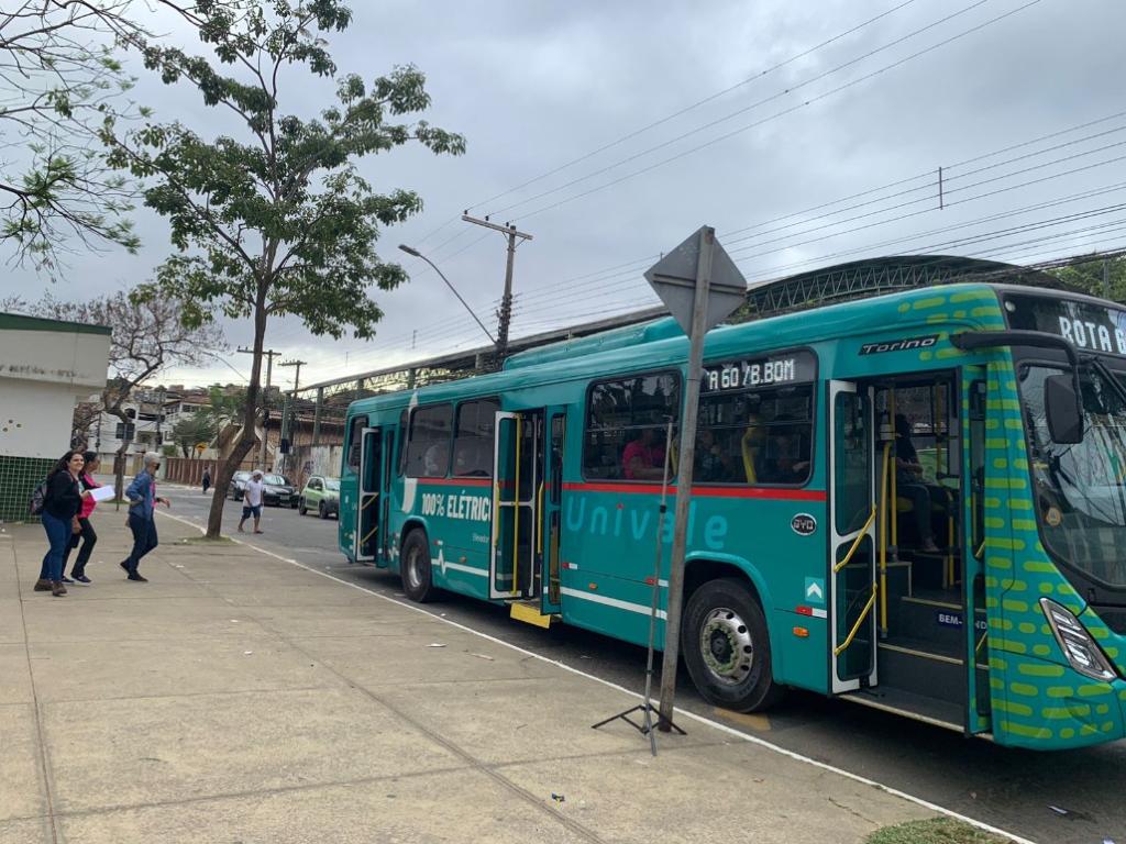 Comunidade pode conhecer a Usiminas e pontos turísticos da cidade em veículo movido a energia elétrica