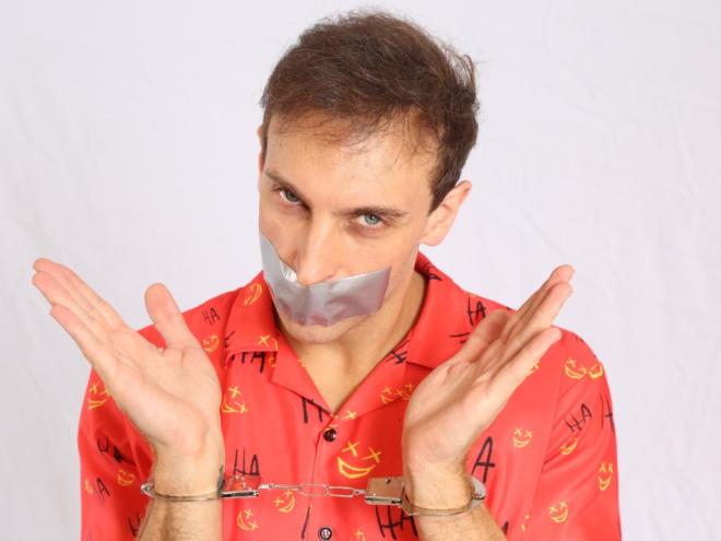 Léo Lins apresenta o stand up ''Perturbador'' no dia 16