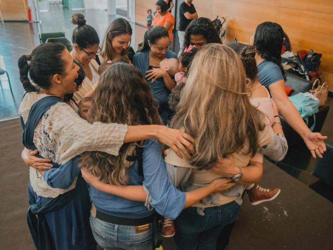 A dança circular estimula o autoconhecimento e as experiências harmoniosas