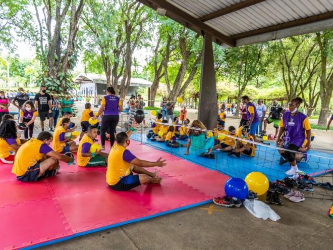 A competição ocorre simultaneamente em 70 cidades do país, abrangendo quatro modalidades