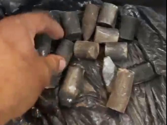 Nos levantamentos, policiais recolheram peças em ferro semelhantes aos usados no atentado no fim de semana