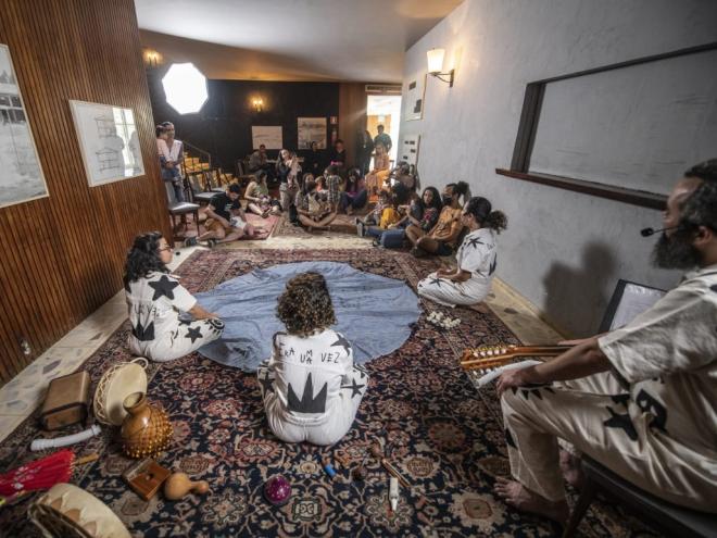 Magia e encantamento fazem parte da mais nova montagem do grupo que trabalha com teatro para bebês