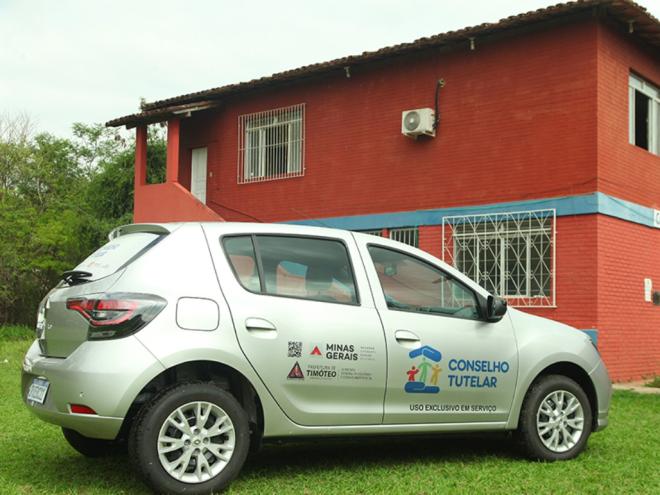 Renault Sandero 0 km foi custeado em parte por meio de uma emenda parlamentar e parte com recursos próprios do município 