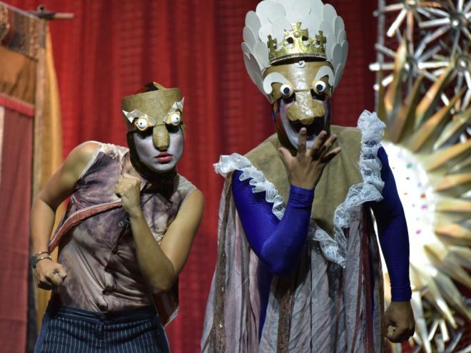 Dia 22, às 16h30, o Espaço Cultural Casa Laboratório, apresenta o teatro infantil O menino da cabeça de papelão