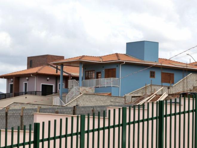 Casas construidas no novo distrito de Bento Rodrigues, Mariana, Minas Gerais 
