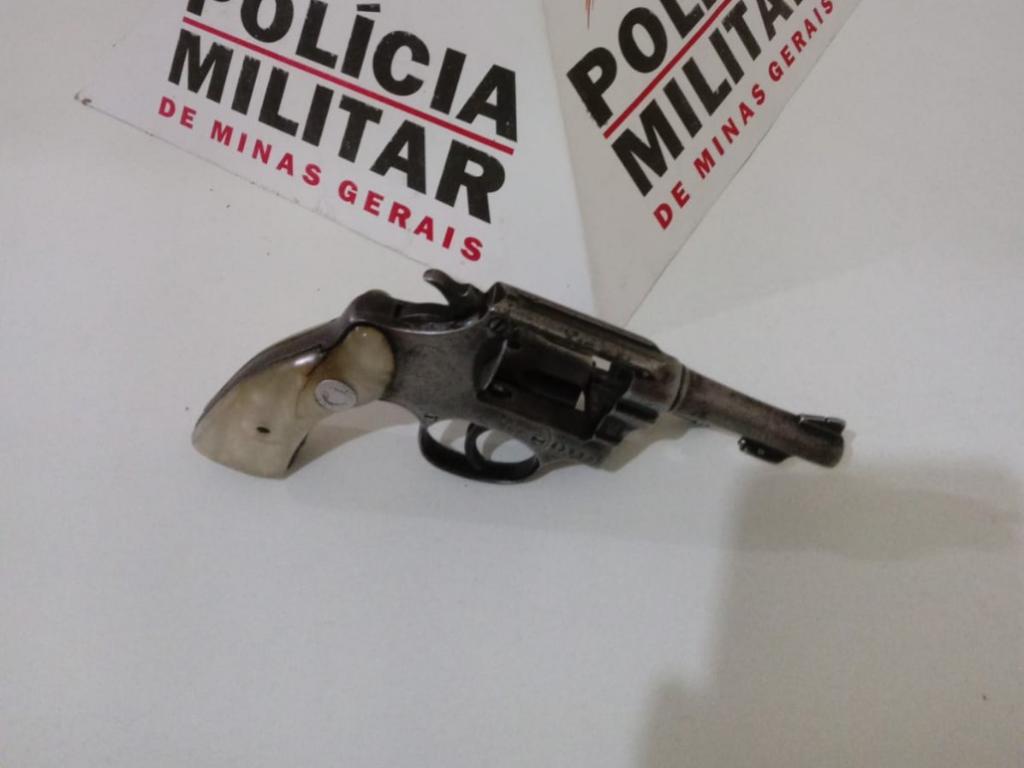 Homem foi preso em Cava Grande, Marliéria, com esse revólver 