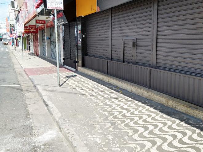 A utilização da mão de obra de funcionários nas lojas de rua não será permitida no feriado do dia 15