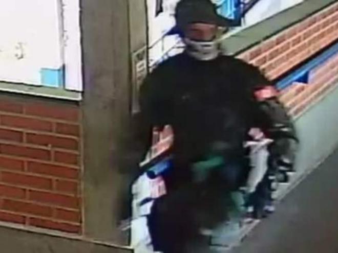 Câmeras internas registraram a passagem do atirador