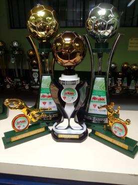 A batalha deste domingo é pelos troféus do sub-15 e sub-17