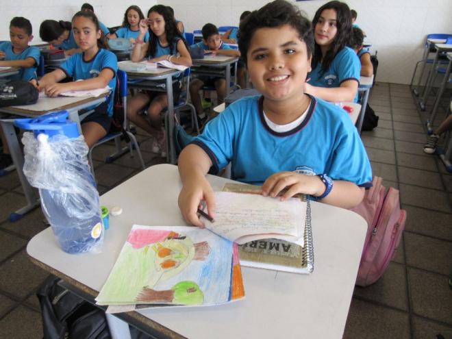 As atividades do projeto ''Estante Mágica'' foram realizadas durante o ano com a participação dos alunos