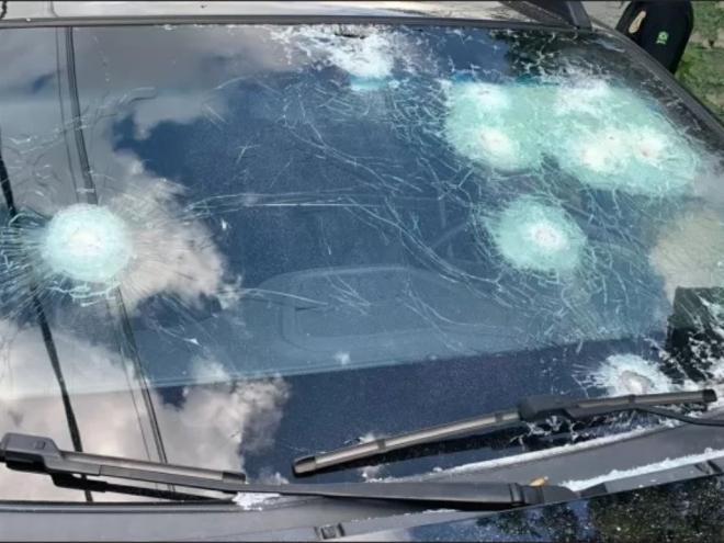 Viatura da PRF atingida por tiros efetuados por Jeferson