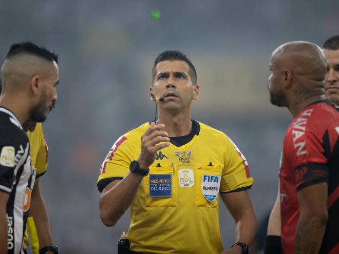 O rigor maior nos acréscimos é para evitar a cera dos jogadores em campo