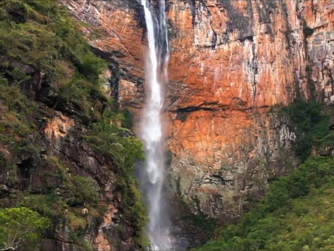 Ipatinga vista do alto, Serra do Espinhaço, viagem no vapor Benjamim Guimarães, paisagens de Conceição do Mato Dentro: plataforma de streaming gratuita EMCplay disponibiliza cenários turísticos mineiros até o fim de janeiro