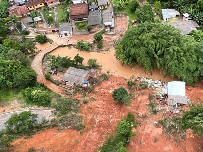 Área atingida por catástrofe na Vila Carvalho, em Antônio Dias 