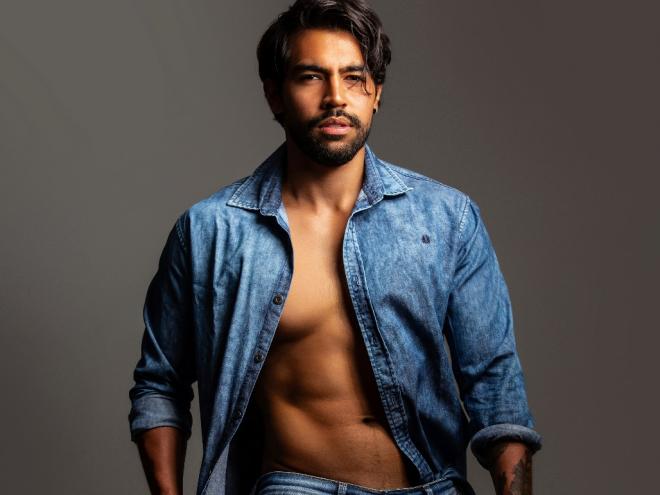 O ator e modelo Leo Saavedra protagonizou o curta ''Fantasmas'' e busca novos desafios na carreira artística