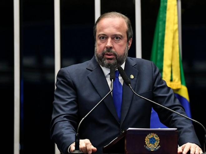 Alexandre Silveira assume o Ministério de Minas e Energia 