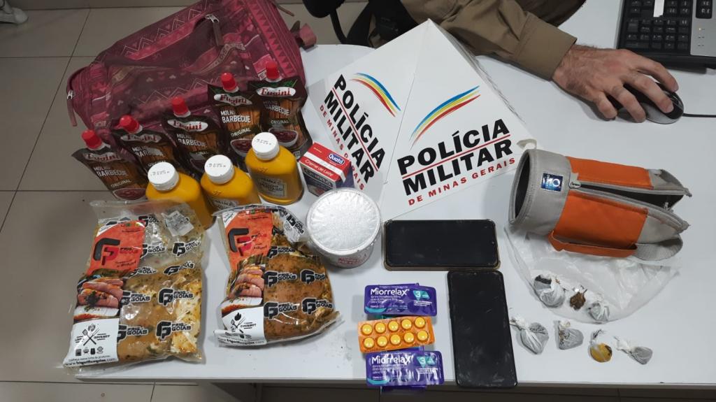 Produtos foram recolhidos com grupo que estava reunido na Praça da UISA, no bairro Cidade Nobre 