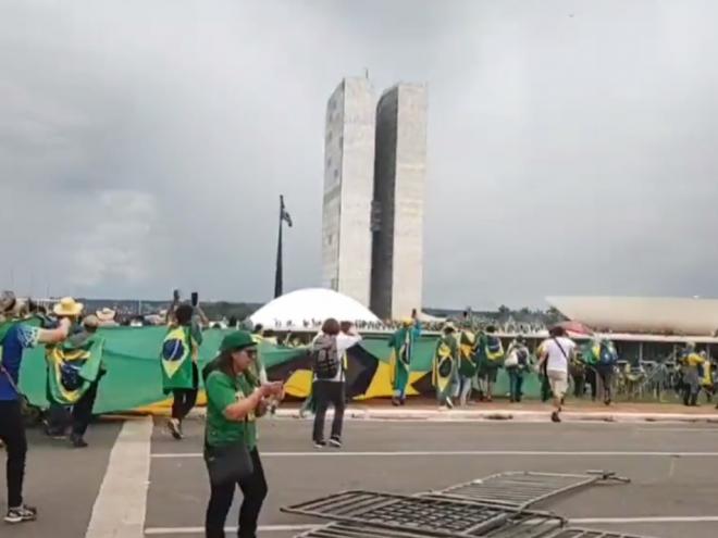 Os manifestantes são contra o resultado da eleição presidencial