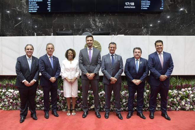 Deputados que compõem a Mesa da ALMG para o primeiro biênio da 20ª Legislatura- Foto: Daniel Protzner