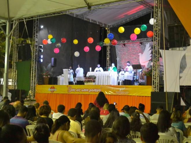 O Anunciai foi criado em 1994 com uma forte presença da juventude na organização e participação