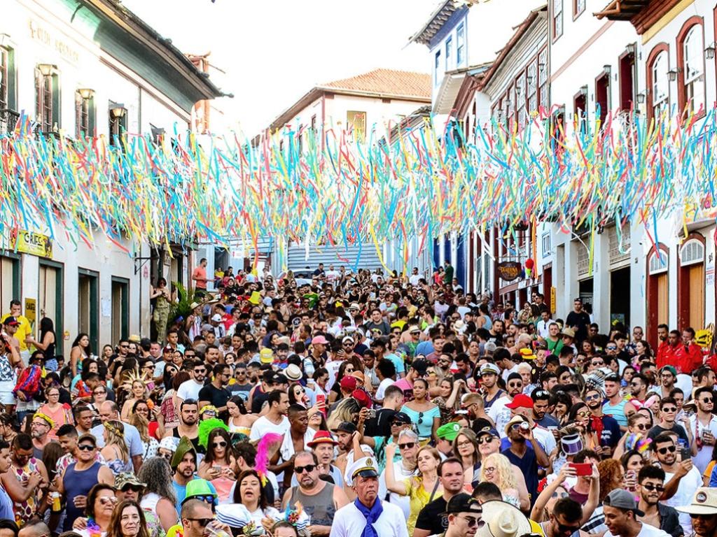 Além de alegria e diversão, a festa de Momo garante oportunidades de emprego e renda aos mineiros