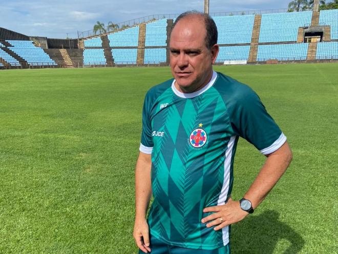 Waguinho Dias tem a missão de montar uma equipe que vença o Pouso Alegre e volte a postular posições importantes na tabela