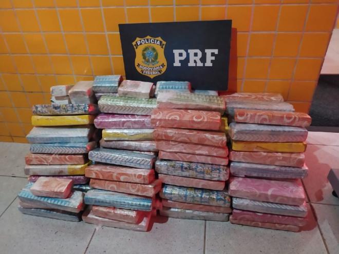 Conforme apurado pela PRF, a droga saiu de São Paulo com destino à Paraíba
