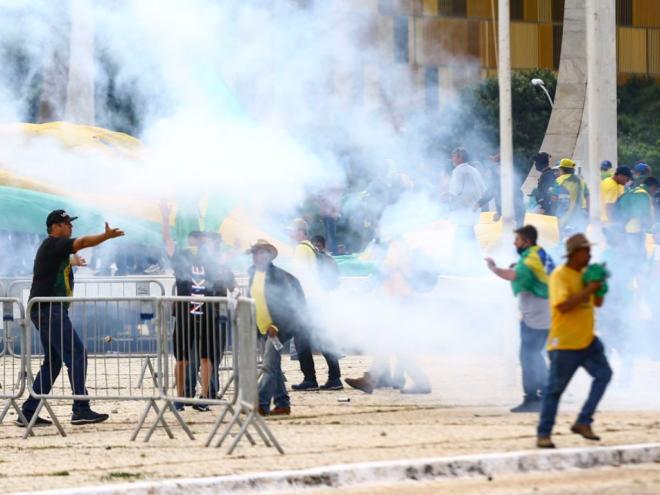 Continuam presos em Brasília cerca de 800 pessoas