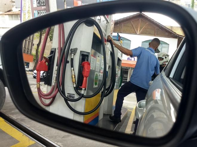 Redução nos preços da gasolina e do etanol entra em vigor à 0h desta quarta-feira; Mercado não gostou e ações da Petrobras caíram após o anúncio
