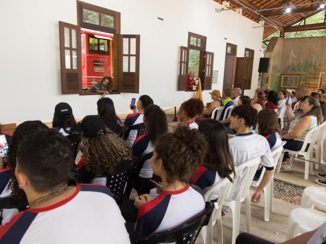 A intervenção cênica ''Retrato de Trem'' é uma das atrações