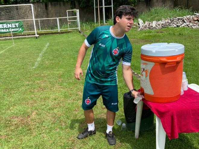 O preparador físico Pedro Henrique comanda as primeiras atividades do Sub-20 que estará no Mineiro deste ano
