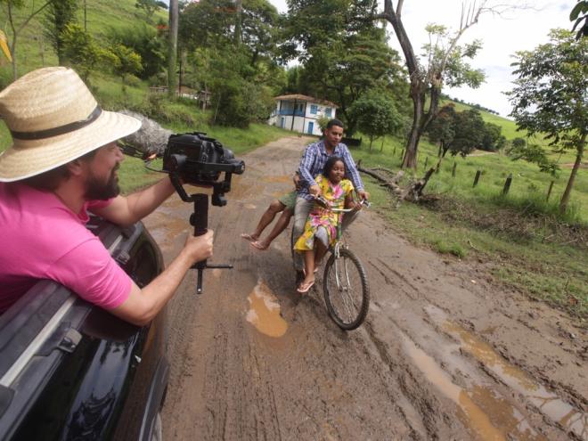 Moradores dos municípios selecionados participam dos sets de filmagens