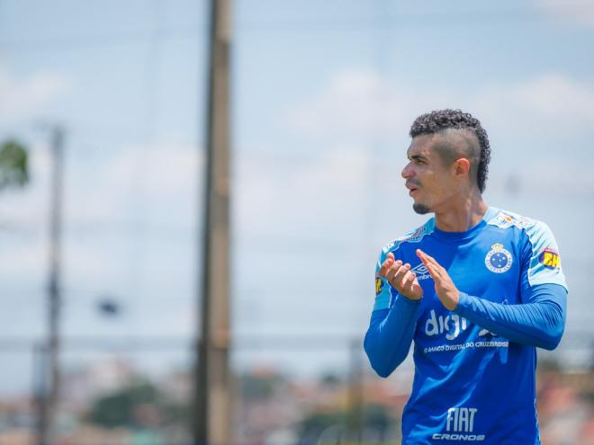Lateral de 36 anos vai ser oficialmente apresentado na semana que vem