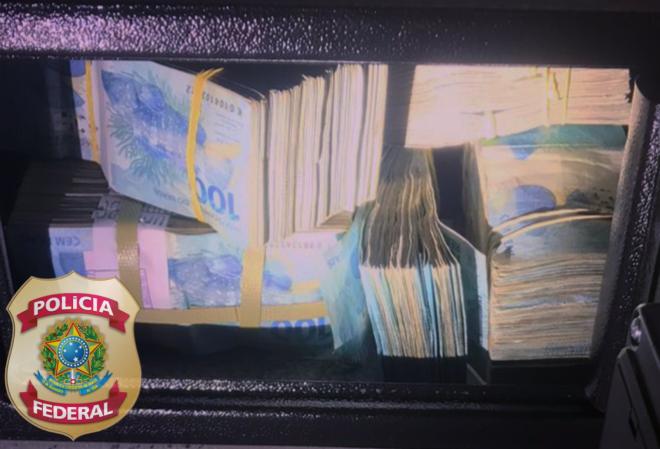 Na etapa da operação Habbeas Pater foram recolhidos  montantes em dinheiro