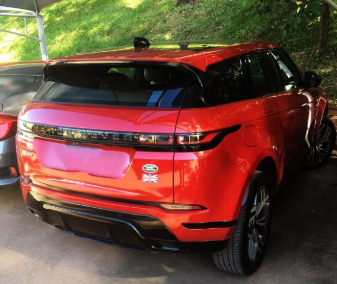 Land Rover foi sequestrado pela Polícia Federal; investigação aponta que envolvidos lavavam dinheiro comprando carros de luxo e outros bens em nome de ''laranjas''  Foto: Polícia Federal/Divulgação