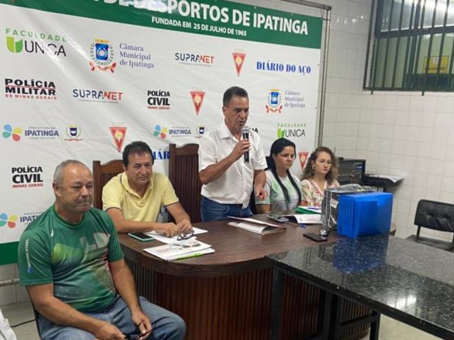 O presidente Silvestre Antônio e demais membros da LDI comandaram os trabalhos da assembleia geral