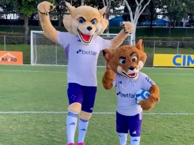 As mascotes do clube ganharam novo visual nesta semana, em celebração aos 20 anos do Raposão