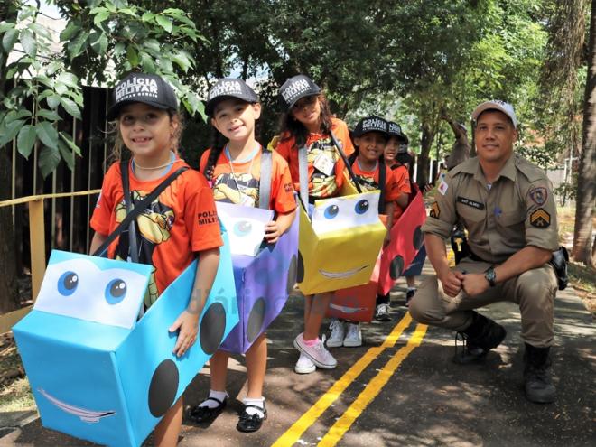 As crianças receberam orientações de trânsito, além de outras atividades