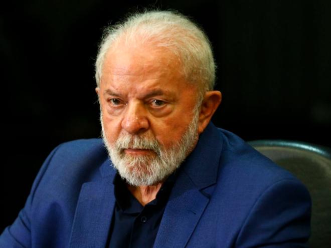 Lula foi diagnosticado com broncopneumonia por influenza A
