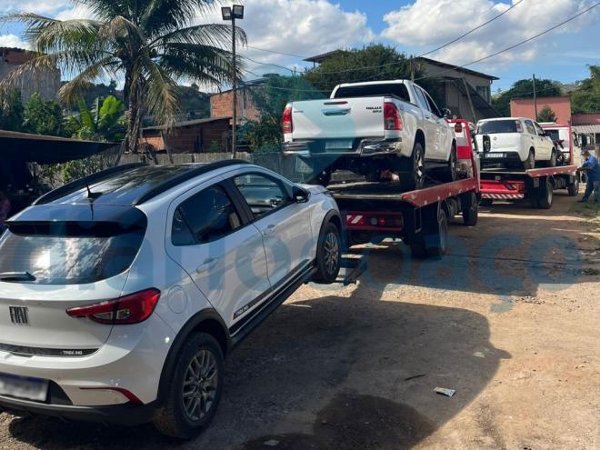 Descoberta da atuação da quadrilha começou quando policiais rodoviários abordaram dois ocupantes de Fiat Argo, na avenida Belo Horizonte, em Cachoeira do Vale 