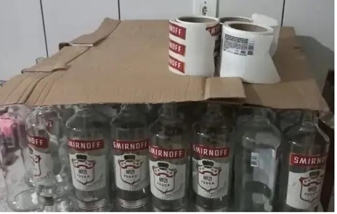 Fábrica bombaba: homem confessou que a produção semanal era em média de 300 garrafas