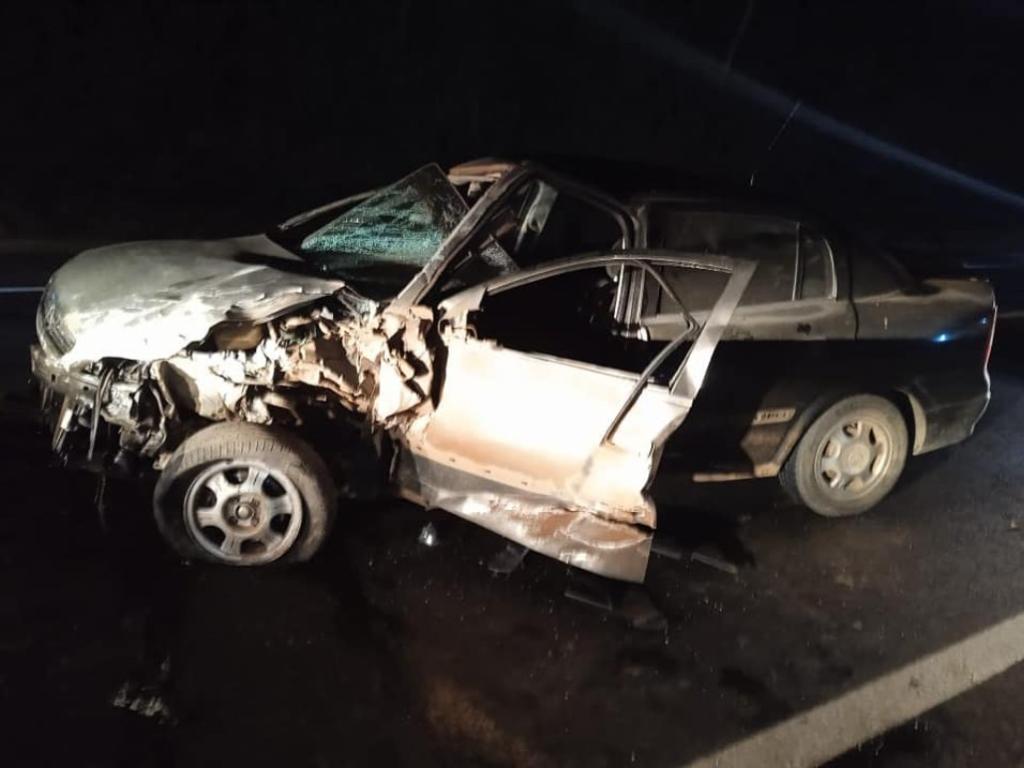Motorista do Astra foi socorrido consciente, mas com um corte na cabeça