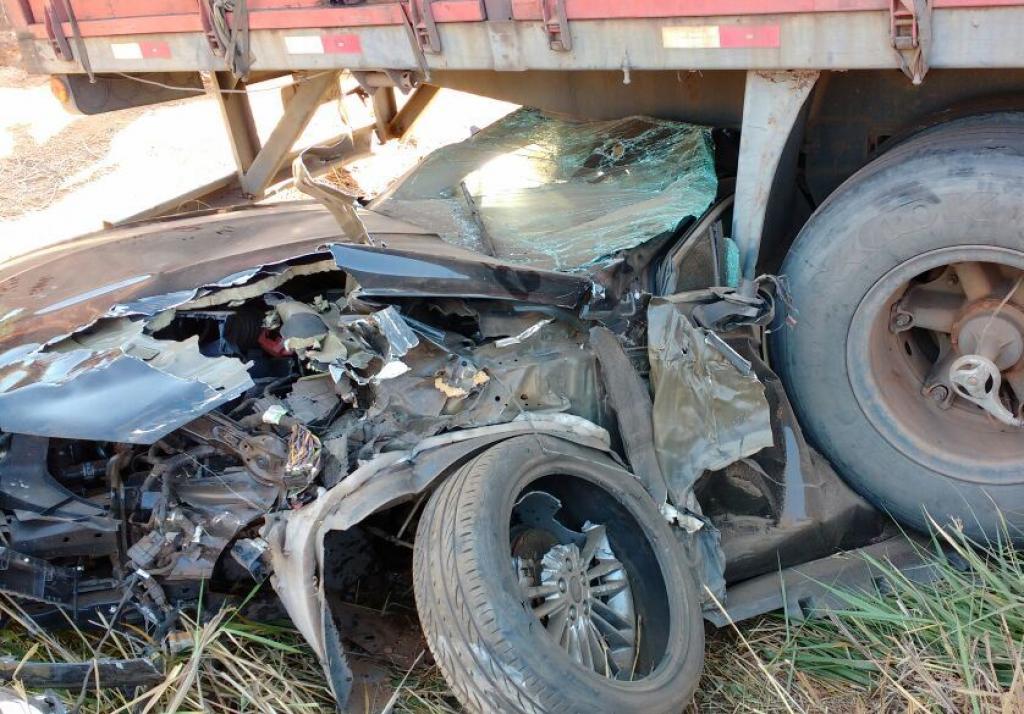 Mulher do condutor também estava no carro e escapou com vida 