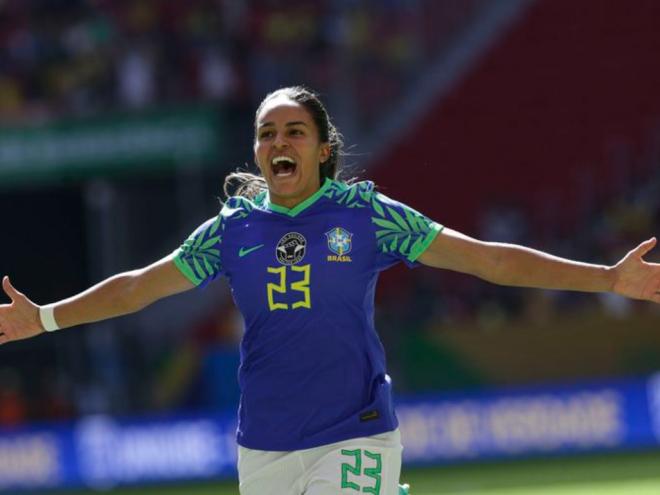 Gabi Nunes comemora gol durante jogo amistoso entre as seleções de Brasil e Chile 