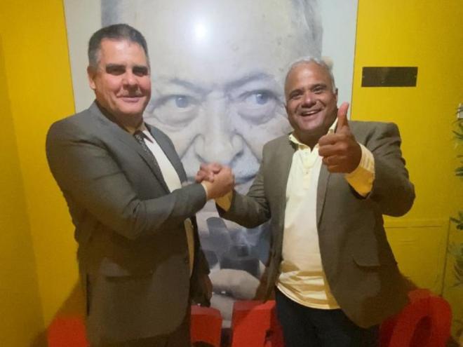 O ex-presidente da Cenibra, ex-vice- governador de Minas e presidente do diretório do partido em Belo Horizonte, Paulo Brant, fez questão de prestigiar a filiação do amigo Nardyello Rocha