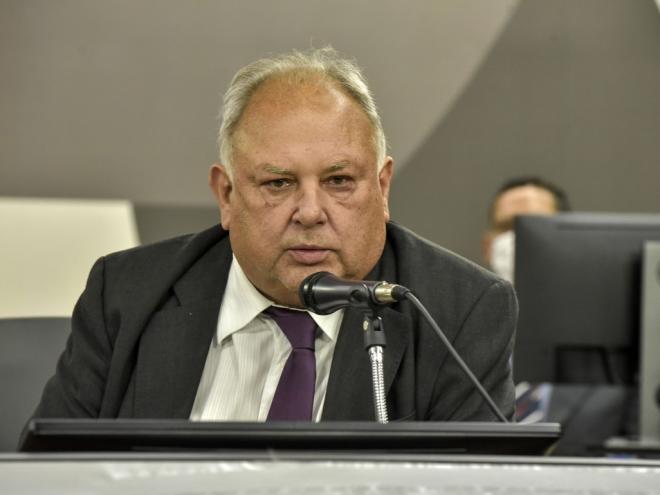 Virgílio Guimarães atua como consultor da bancada do PT no Congresso 