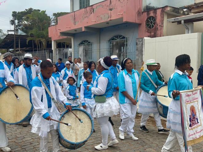 Guarda de Moçambique de Timóteo também participou da tradicional Festa de Nossa senhora do Rosário em Jaguaraçu 
