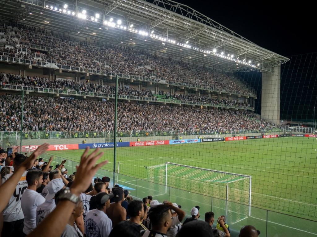 Jogando no Independência, o Atlético foi novamente batido, desta vez pelo Flamengo, por 2 a 1 e acabou vaiado pela torcida 